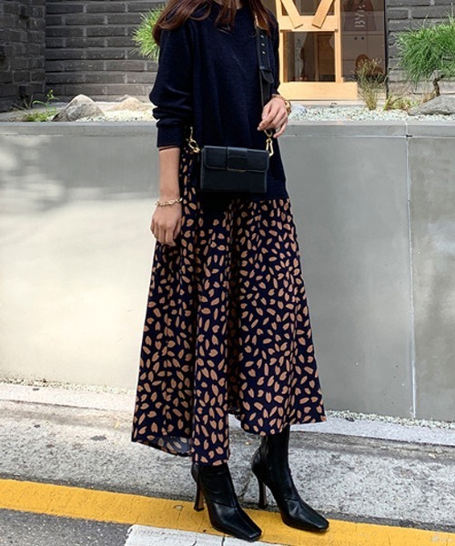 SVEC（シュベック）の「ロング スカート × ニット ドッキング オーバーサイズ ワンピース（ワンピース・レディース・ブラック/ネイビー・FREE）」の2枚目の写真