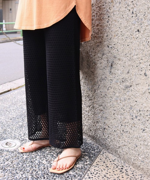 Factor=（ファクターイコール）の「メッシュ編みニットパンツ（その他パンツ・レディース・ブラック/オレンジ/モカ・FREE）」の2枚目の写真