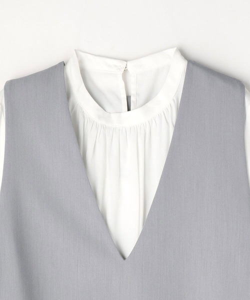 NICOLE white(ニコルホワイト)の「Vベスト×スタンドギャザーブラウスSET(シャツ/ブラウス・レディース・ブラック/ベージュ/グレー・FREE)」の11枚目の写真