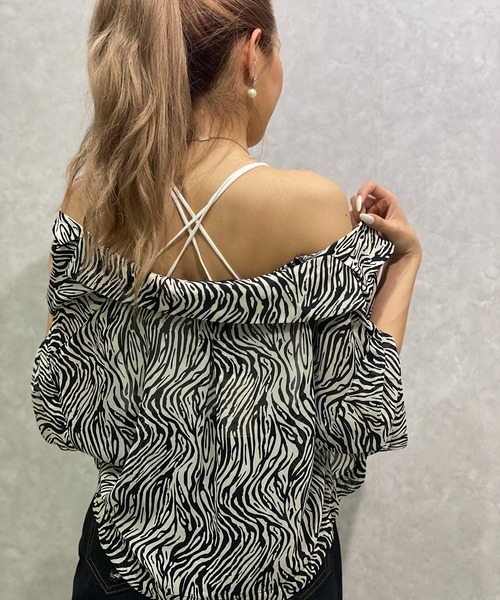 one way（ワンウェイ）の「【oneway Jeans】パット付きBACKクロスキャミ（タンクトップ・レディース・ホワイト/ブラック/ダークグリーン・FREE）」の6枚目の写真