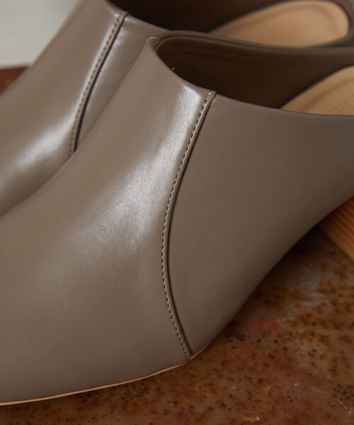 FREAK'S STORE（フリークスストア）の「▽【WEB限定】スクエアトゥーミュール（その他シューズ・レディース・ベージュ/ゼブラ/ホワイト/ブラック/レオパード・23.0cm/24.0cm/23.5cm/22.5cm/24.5cm）」の16枚目の写真