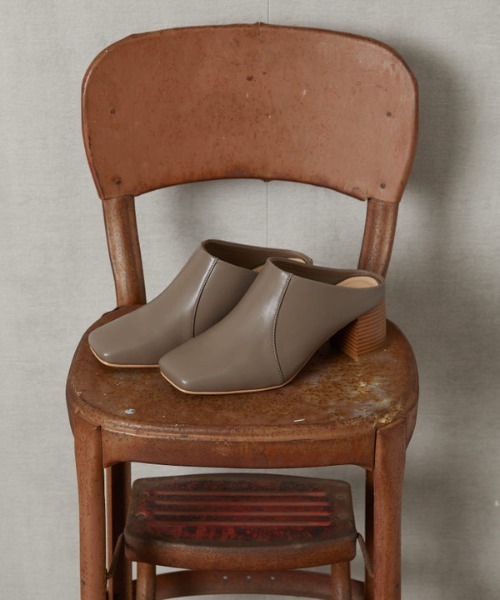 FREAK'S STORE（フリークスストア）の「▽【WEB限定】スクエアトゥーミュール（その他シューズ・レディース・ベージュ/ゼブラ/ホワイト/ブラック/レオパード・23.0cm/24.0cm/23.5cm/22.5cm/24.5cm）」の3枚目の写真