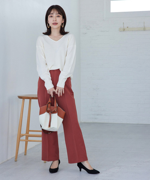 VIS（ビス）の「【新色追加】サイドのリブがアクセント。ソフトタッチVネックニットプルオーバー（ニット/セーター・レディース・ブラック/グレー/ホワイト/グリーン/ピンク/ラベンダー/ミント・FREE）」の12枚目の写真