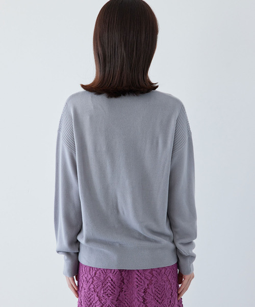 VIS（ビス）の「【新色追加】サイドのリブがアクセント。ソフトタッチVネックニットプルオーバー（ニット/セーター・レディース・ブラック/グレー/ホワイト/グリーン/ピンク/ラベンダー/ミント・FREE）」の19枚目の写真
