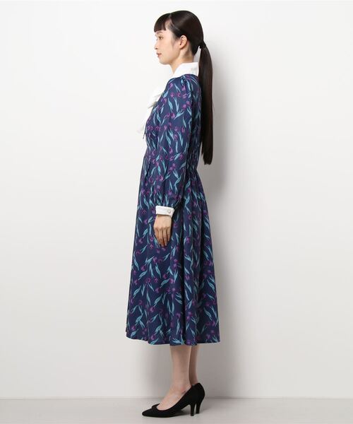 Hamble by Par Avion(ハンブルバイパラビオン)の「フラワークレリックワンピース(ワンピース・レディース・ネイビー/アイボリー・ONESIZE)」の6枚目の写真