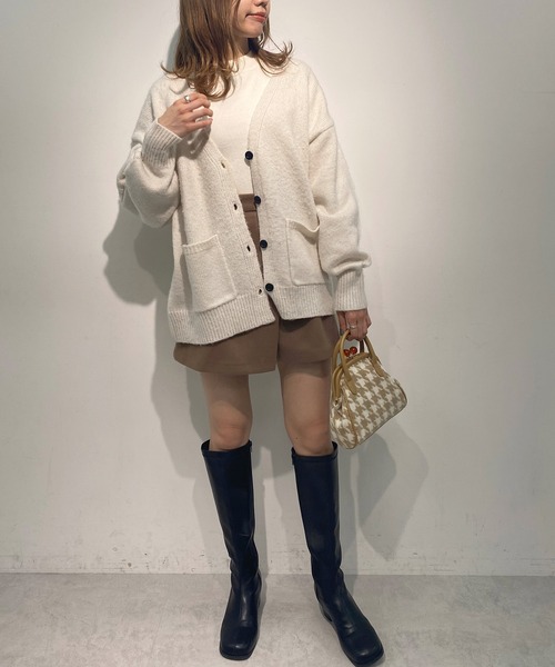 OLIVE des OLIVE（オリーブデオリーブ）の「【人気アイテム再入荷】ゆるっと＆ほっこり。起毛Vネックカーディガン（カーディガン/ボレロ・レディース・オフホワイト/ピンク/サックスブルー/グリーン/モスグリーン/ブラック・FREE）」の7枚目の写真