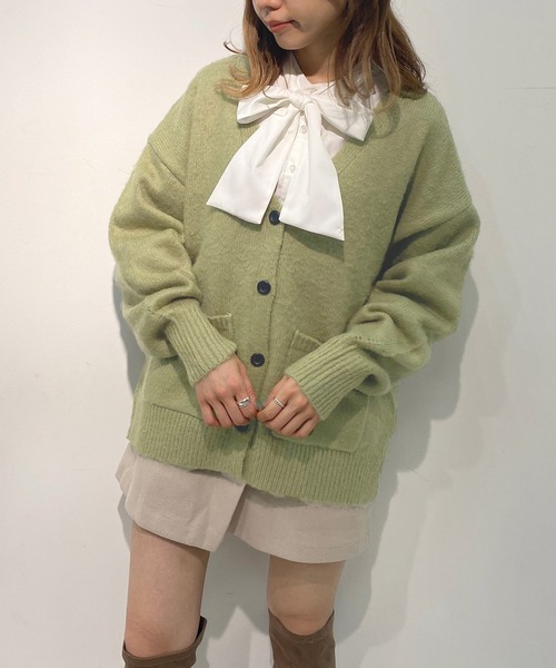 OLIVE des OLIVE（オリーブデオリーブ）の「【人気アイテム再入荷】ゆるっと＆ほっこり。起毛Vネックカーディガン（カーディガン/ボレロ・レディース・オフホワイト/ピンク/サックスブルー/グリーン/モスグリーン/ブラック・FREE）」の13枚目の写真