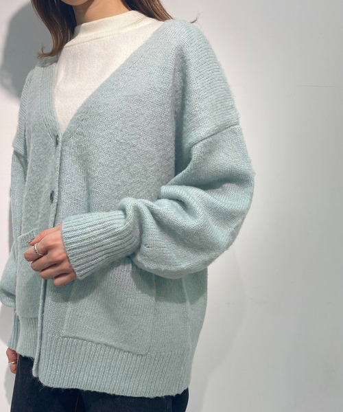 OLIVE des OLIVE（オリーブデオリーブ）の「【人気アイテム再入荷】ゆるっと＆ほっこり。起毛Vネックカーディガン（カーディガン/ボレロ・レディース・オフホワイト/ピンク/サックスブルー/グリーン/モスグリーン/ブラック・FREE）」の11枚目の写真