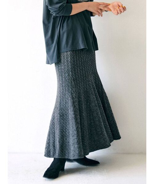 Ungrid(アングリッド)の「ニットフレアマキシスカート ( マーメイドスカート )(スカート・レディース・アイボリー/チャコールグレー・FREE)」の9枚目の写真