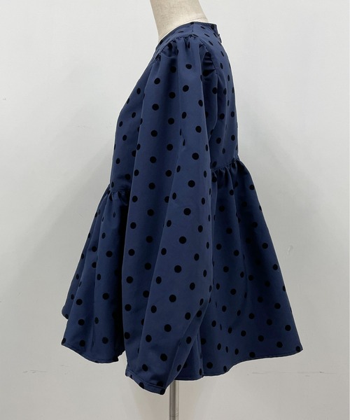 PICCIN（ピッチン）の「フロッキードットペプラムブラウス（シャツ/ブラウス・レディース・ブラック/ネイビー・M）」の7枚目の写真