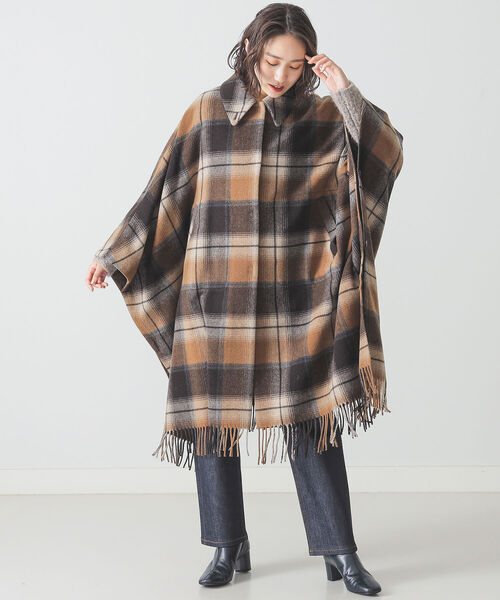 BEAMS LIGHTS（ビームスライツ）の「BEAMS LIGHTS / フリンジ チェック ケープ（その他アウター・レディース・ブラック/ブラウン・ONE SIZE）」の16枚目の写真