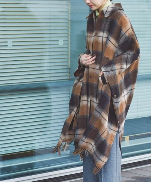 BEAMS LIGHTS（ビームスライツ）の「BEAMS LIGHTS / フリンジ チェック ケープ（その他アウター・レディース・ブラック/ブラウン・ONE SIZE）」の18枚目の写真