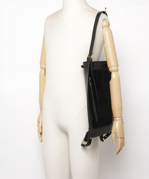 ALLSAINTS（オールセインツ）の「ALPHA LEATHER BACKPACK | ALPHA レザー バックパック（バックパック/リュック・レディース・ブラック・ONE SIZE）」の2枚目の写真