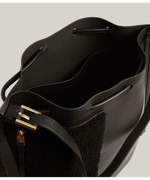 ALLSAINTS（オールセインツ）の「ALPHA LEATHER BACKPACK | ALPHA レザー バックパック（バックパック/リュック・レディース・ブラック・ONE SIZE）」の7枚目の写真
