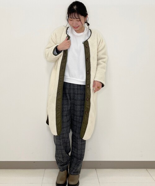 Cutie Blonde（キューティーブロンド）の「◆【S-L】後ろロゴスウェット（スウェット・レディース・ブラック/オフホワイト/パープル系・01/02/03）」の4枚目の写真