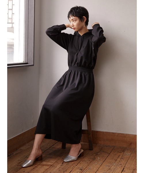 armonia（アルモニーア）の「armonia.フード付きカットワンピース＊（ワンピース・レディース・ブラック/ベージュ/グリーン・FREE）」の4枚目の写真