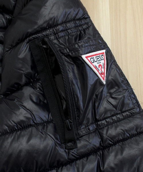 Guess（ゲス）の「ソフトナイロンMA-1中綿ブルゾン（MA-1・メンズ・ブラック・S/M/L/XL）」の8枚目の写真