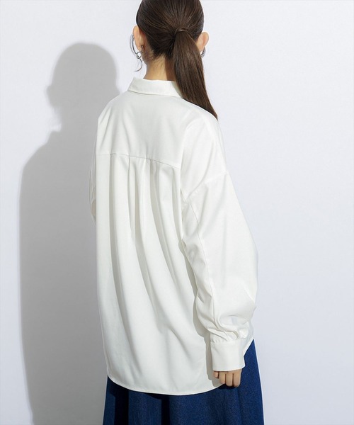 REDYAZEL（レディアゼル）の「リングドットボタンボリュームスリーブシャツ（シャツ/ブラウス・レディース・ライトグレー/オフホワイト/ブラック・FREE）」の4枚目の写真