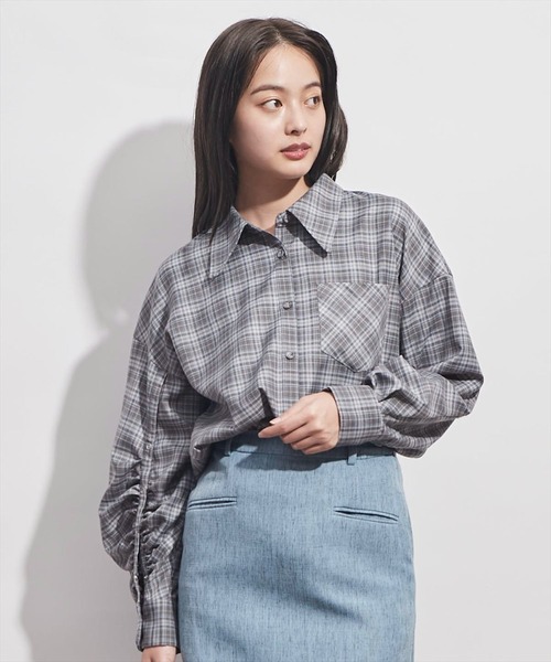 REDYAZEL（レディアゼル）の「リングドットボタンボリュームスリーブシャツ（シャツ/ブラウス・レディース・ライトグレー/オフホワイト/ブラック・FREE）」の17枚目の写真