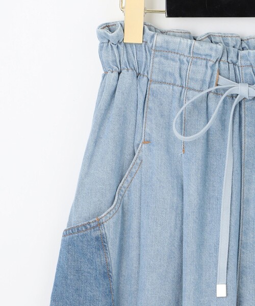 GRACE CONTINENTAL(グレースコンチネンタル)の「ワイドイージーデニムパンツ2(デニムパンツ・レディース・サックスブルー・36)」の8枚目の写真