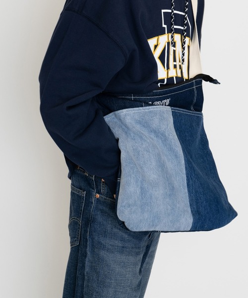 Levi's（リーバイス）の「LEVI’S(R) ACCESSORY PATCHWORK CARRY ALL（ショルダーバッグ・メンズ・ブルー・OS）」の6枚目の写真