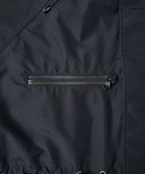 HOLIDAY（ホリデイ）の「WIND JACKET (WATER PROOF) ウィンドジャケット (ウォータープルーフ)（ナイロンジャケット・レディース・ブラック/ベージュ・ONE SIZE）」の11枚目の写真