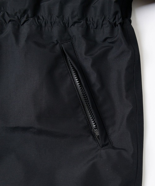 HOLIDAY（ホリデイ）の「WIND JACKET (WATER PROOF) ウィンドジャケット (ウォータープルーフ)（ナイロンジャケット・レディース・ブラック/ベージュ・ONE SIZE）」の7枚目の写真