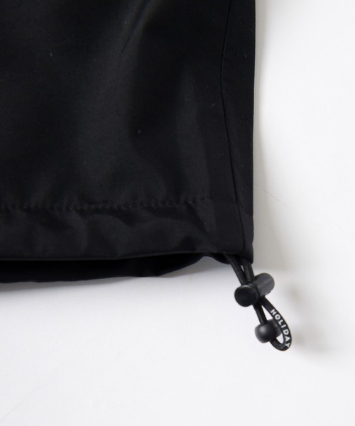 HOLIDAY（ホリデイ）の「WIND JACKET (WATER PROOF) ウィンドジャケット (ウォータープルーフ)（ナイロンジャケット・レディース・ブラック/ベージュ・ONE SIZE）」の9枚目の写真