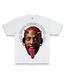 VLONE（ヴィーロン）の「A'GEM/9 × .kom『Dennis Rodman×VLONE/デニスロッドマン×ヴィーロン』Vlone Rodman Devil T-shirt/ヴィーロン ロッドマン デビル 半袖Tシャツ（Tシャツ/カットソー）」