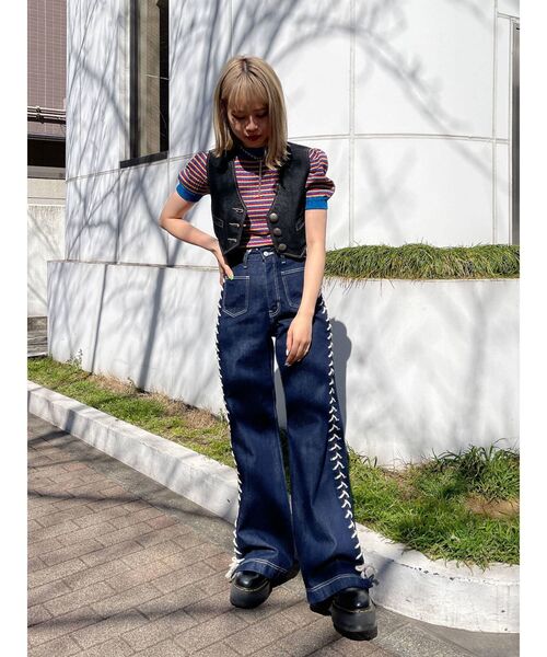 jouetie(ジュエティ)の「フロントポケットレースアップデニム(デニムパンツ・レディース・ブルー/ライトブルー/ブラック・MEDIUM/SMALL)」の17枚目の写真