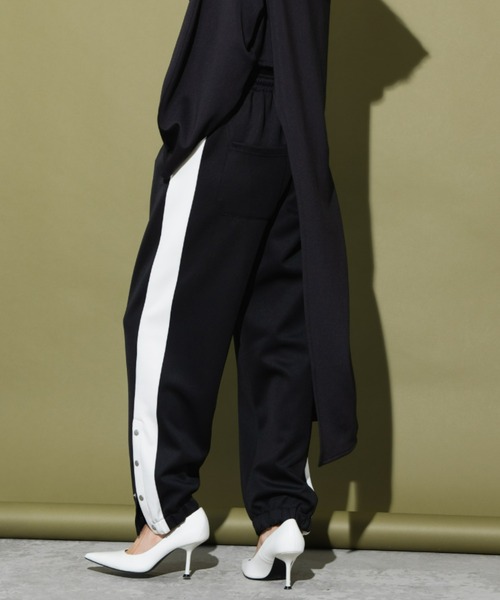 AIC.(エーアイシー)の「【再入荷】サイドライントラックパンツ(その他パンツ・レディース・ブラック/カーキ・FREE)」の5枚目の写真