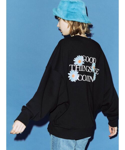 jouetie（ジュエティ）の「フラワーロゴルーズプルオーバー（スウェット・レディース・ブラック/グレー/ブルー・MEDIUM）」の2枚目の写真