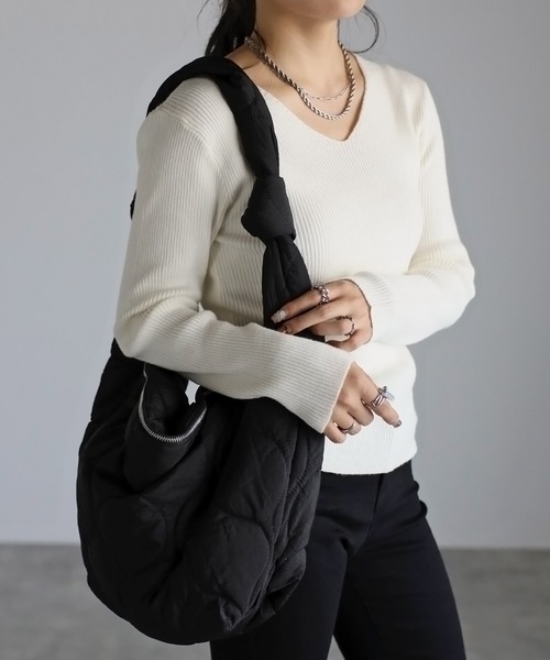 sakishimatokyo（サキシマトーキョー）の「キルトボディバッグ（ショルダーバッグ・レディース・ブラック/グレー/ホワイト・FREE）」の2枚目の写真