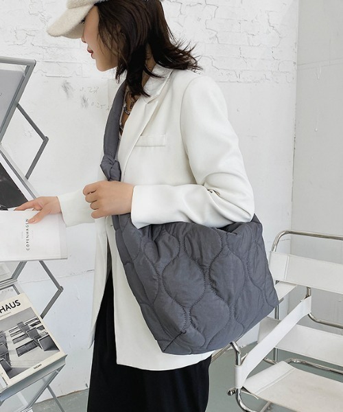 sakishimatokyo（サキシマトーキョー）の「キルトボディバッグ（ショルダーバッグ・レディース・ブラック/グレー/ホワイト・FREE）」の10枚目の写真