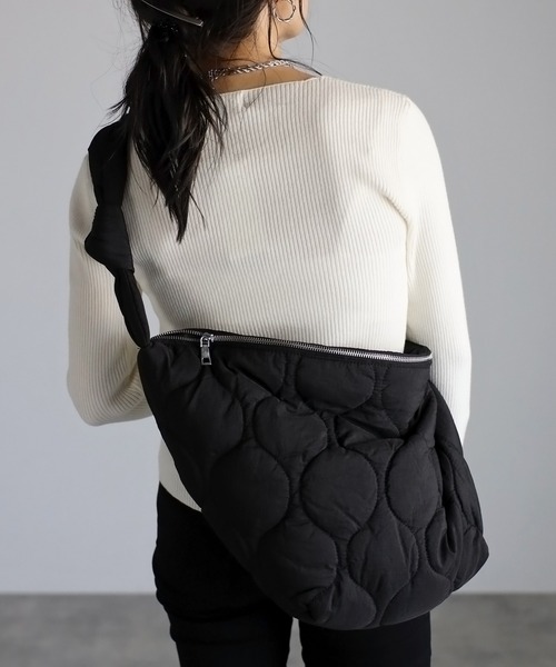 sakishimatokyo（サキシマトーキョー）の「キルトボディバッグ（ショルダーバッグ・レディース・ブラック/グレー/ホワイト・FREE）」の18枚目の写真