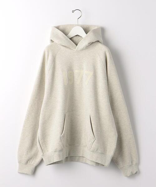 FOG ESSENTIALS（エフオージーエッセンシャルズ）の「＜FEAR OF GOD ESSENTIALS＞ HOODIE2/パーカー（パーカー・メンズ・ダークグレー/ライトグレー・S/L/M/XL）」の2枚目の写真