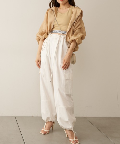 RYO様　新品未使用⭐︎コーチ　ベージュ フード付き ポンチョ Chico（チコ）の「ショート丈ナイロンフードブルゾン（ブルゾン）」 - WEAR