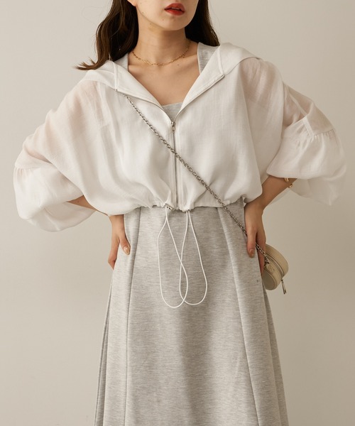 RYO様　新品未使用⭐︎コーチ　ベージュ フード付き ポンチョ Chico（チコ）の「ショート丈ナイロンフードブルゾン（ブルゾン