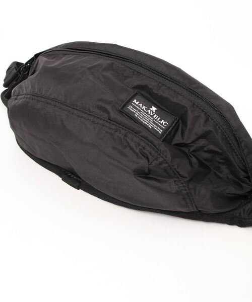 MAKAVELIC(マキャベリック)の「《MAKAVELIC》RICO SUPER LIGHT WAIST BAG(ボディバッグ/ウエストポーチ・レディース・ネイビー/ブラック/ベージュ・FREE)」の6枚目の写真