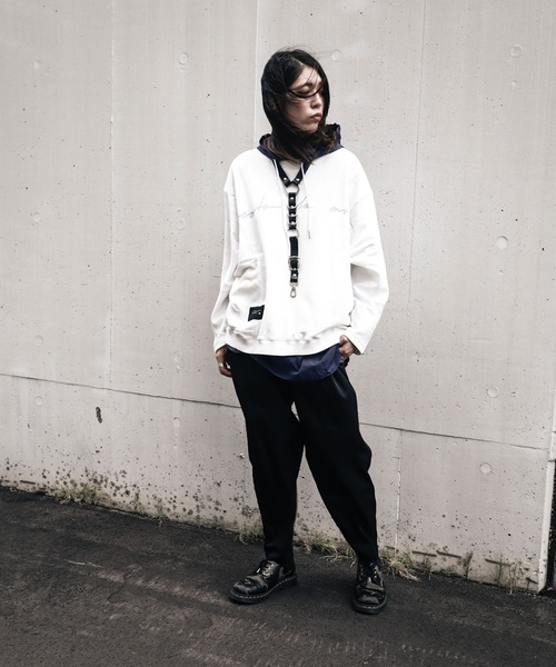 AFYF（エーエフワイエフ）の「SHARE ROOMS DORMAN SWEAT MAISON/シェアルーム ドルマン オーバーサイズ スウェット トレーナー（スウェット・レディース・オフホワイト/モカ/ブルー系その他/キナリ・FREE）」の6枚目の写真