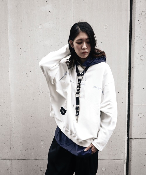 AFYF（エーエフワイエフ）の「SHARE ROOMS DORMAN SWEAT MAISON/シェアルーム ドルマン オーバーサイズ スウェット トレーナー（スウェット・レディース・オフホワイト/モカ/ブルー系その他/キナリ・FREE）」の7枚目の写真