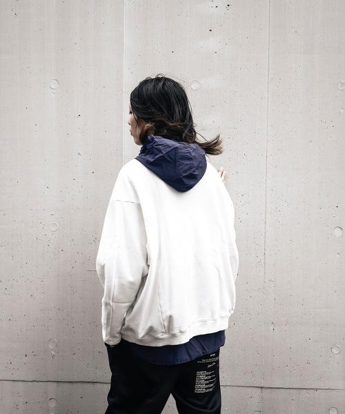 AFYF（エーエフワイエフ）の「SHARE ROOMS DORMAN SWEAT MAISON/シェアルーム ドルマン オーバーサイズ スウェット トレーナー（スウェット・レディース・オフホワイト/モカ/ブルー系その他/キナリ・FREE）」の8枚目の写真