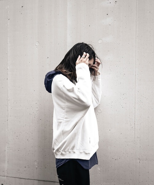 AFYF（エーエフワイエフ）の「SHARE ROOMS DORMAN SWEAT MAISON/シェアルーム ドルマン オーバーサイズ スウェット トレーナー（スウェット・レディース・オフホワイト/モカ/ブルー系その他/キナリ・FREE）」の9枚目の写真