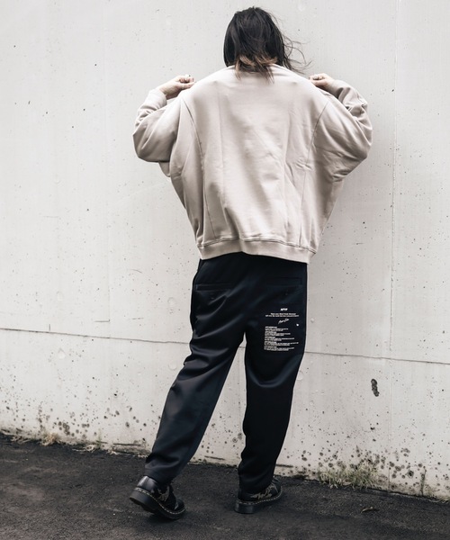 AFYF（エーエフワイエフ）の「SHARE ROOMS DORMAN SWEAT MAISON/シェアルーム ドルマン オーバーサイズ スウェット トレーナー（スウェット・レディース・オフホワイト/モカ/ブルー系その他/キナリ・FREE）」の22枚目の写真