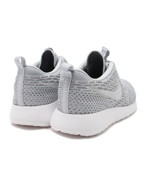 NIKE(ナイキ)の「ウィメンズ ナイキ ローシ フライニット NIKE WMNS ROSHE ONE FLYKNIT 704927-002(スニーカー・レディース・グレー・23cm/23.5cm/24cm/24.5cm/26cm/26.5cm/28cm)」の4枚目の写真