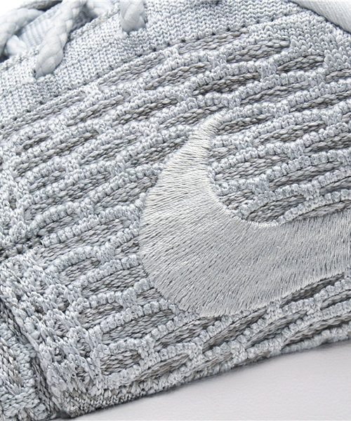 NIKE(ナイキ)の「ウィメンズ ナイキ ローシ フライニット NIKE WMNS ROSHE ONE FLYKNIT 704927-002(スニーカー・レディース・グレー・23cm/23.5cm/24cm/24.5cm/26cm/26.5cm/28cm)」の9枚目の写真