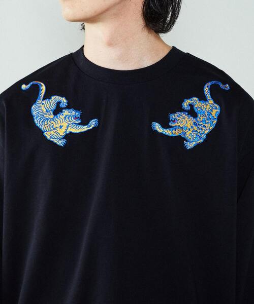 CONVERSE TOKYO(コンバーストウキョウ)の「虎刺繍ロンTEE(Tシャツ/カットソー・メンズ・ホワイト/ブラック・FREE)」の6枚目の写真
