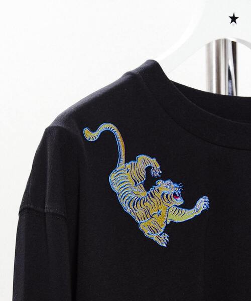 CONVERSE TOKYO(コンバーストウキョウ)の「虎刺繍ロンTEE(Tシャツ/カットソー・メンズ・ホワイト/ブラック・FREE)」の8枚目の写真