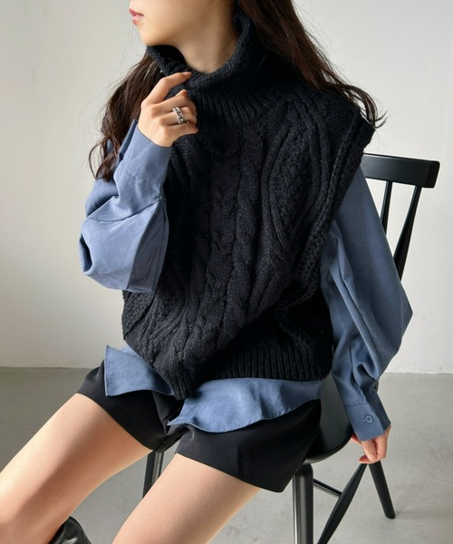 CLEA（クレア）の「ケーブル柄タートルネックニットオーバーベスト（ベスト・レディース・アイボリー/オレンジ/ブルー/ブラック・FREE）」の6枚目の写真