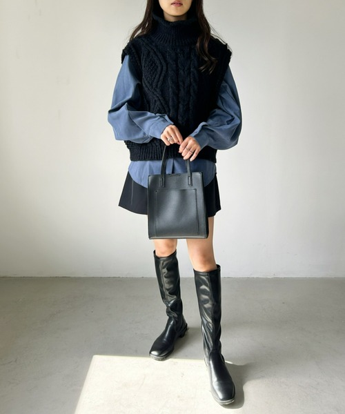 CLEA（クレア）の「ケーブル柄タートルネックニットオーバーベスト（ベスト・レディース・アイボリー/オレンジ/ブルー/ブラック・FREE）」の18枚目の写真